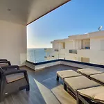 Apartment Lookout *