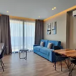 Lookout Apartment
