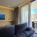 Apartment Lookout