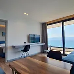 Apartment Lookout *