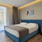 Lookout Apartment