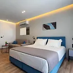 Lookout Apartment