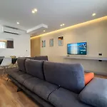 Lookout Apartment *