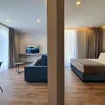 Apartment Lookout *