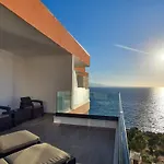 Apartment Lookout