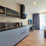 Lookout Apartment *