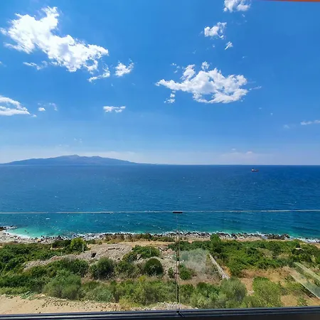 アパート Lookout Sarandë
