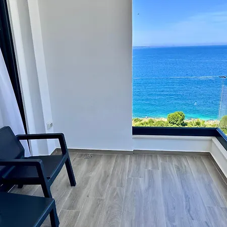 Apartment Lookout